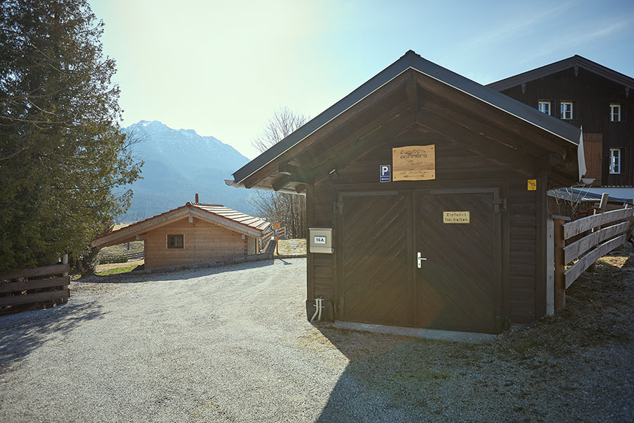 Zufahrt zum Parkplatz direkt am Chalet